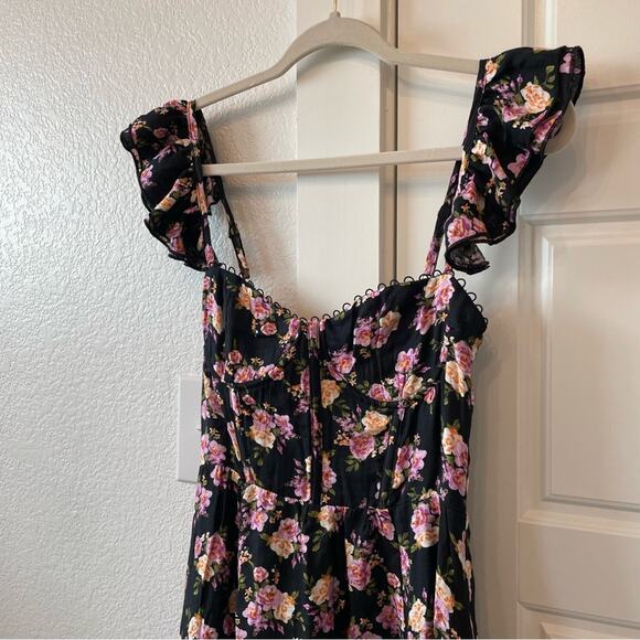 NEW ASTR Wedelia Floral Lace Up Midi Dress - Picture 4 of 5